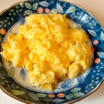 夢シニアさん、こんにちは!
朝ごはんにスクランブルエッグ作りました♡チーズがとろ～り、とっても美味しかったです(*>∀<*)